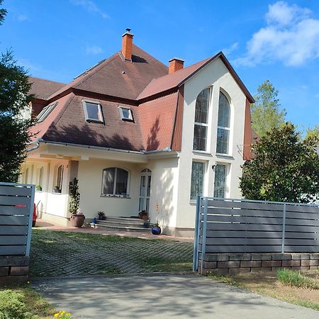 Perge Uedueloevilla Balatonszarszo Exterior foto